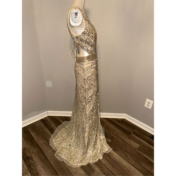 MAC DUGGAL SEQUINED ONE SHOULDER DRAPED LACE UP GOWN - Picture 7 of 9